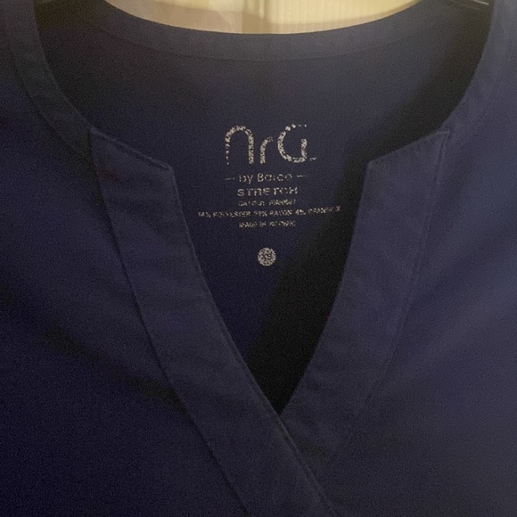 Navy NRG scrub set. - Picture 2 of 8